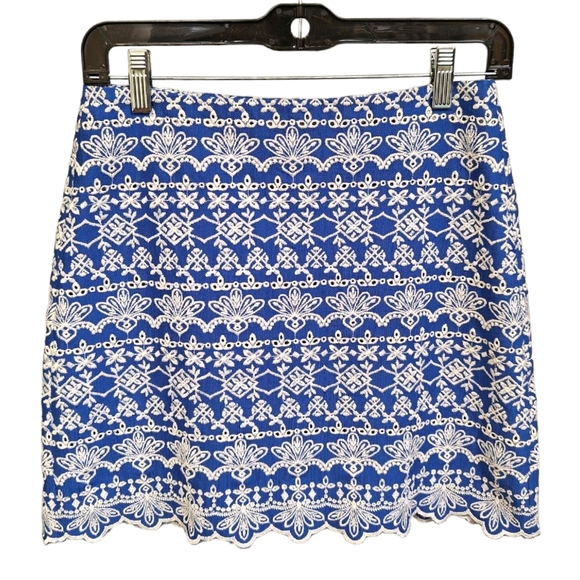 LOFT Petite Embroidered Eyelet Mini Skirt Trefoil Scalloped Hem Blue White 4P - Picture 1 of 6